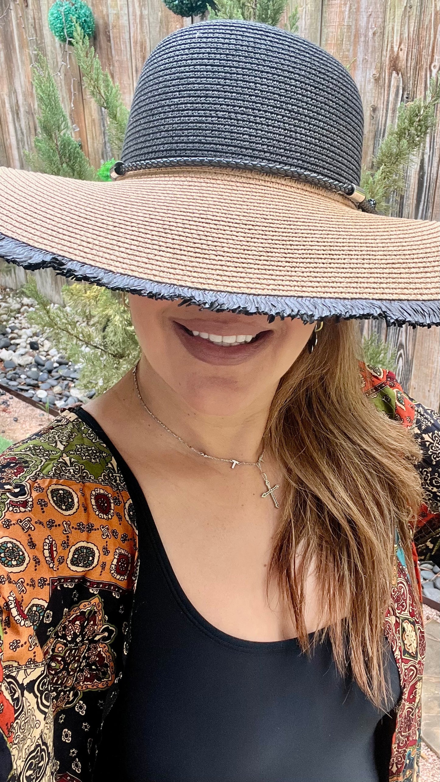 Tahití Black and Natural Hat