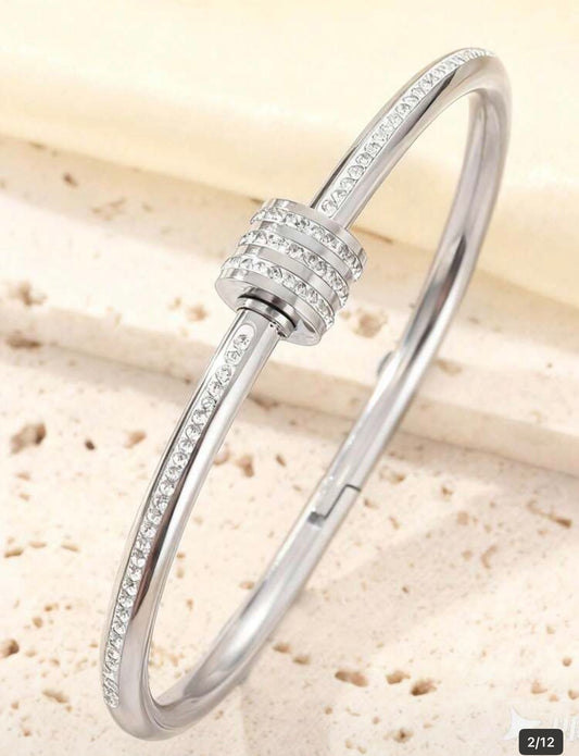 Dalias Cuff Bracelet