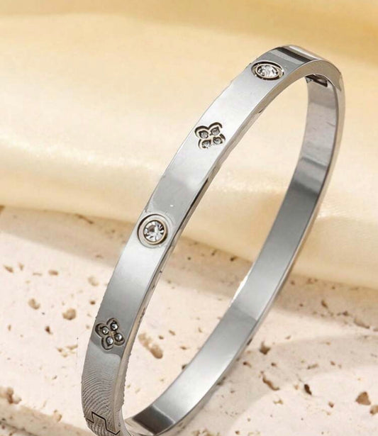 Debra’s Bracelet Cuff