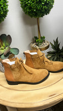 Load image into Gallery viewer, Fatima Camel Boots
