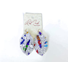 Load image into Gallery viewer, White Glitter Feather Earring
